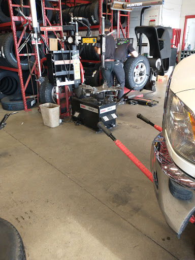 Tire Shop «Discount Tire Store - Loganville, GA», reviews and photos, 360 Athens Hwy, Loganville, GA 30052, USA