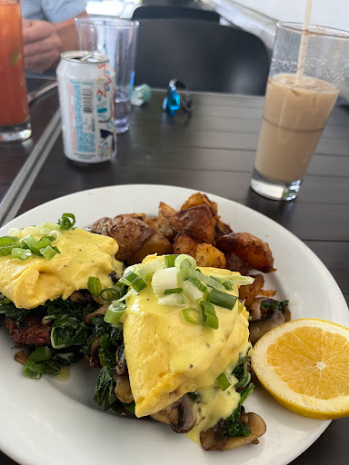 Hugos Restaurant image