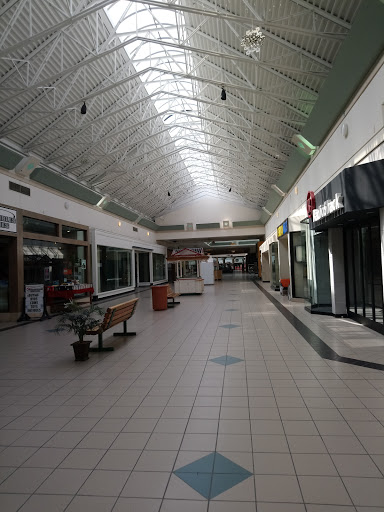Shopping Mall «Diamond Run Mall», reviews and photos, 46 Diamond Run Pl, Rutland, VT 05701, USA