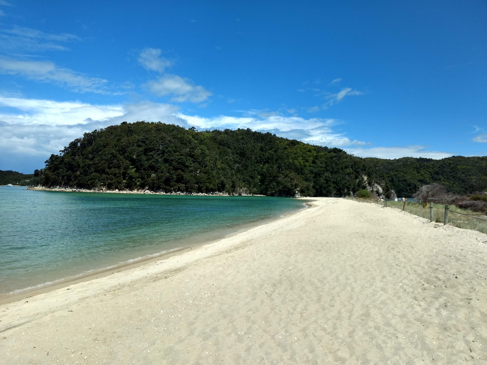 Fotografie cu Torrent Bay Beach II zonă sălbatică