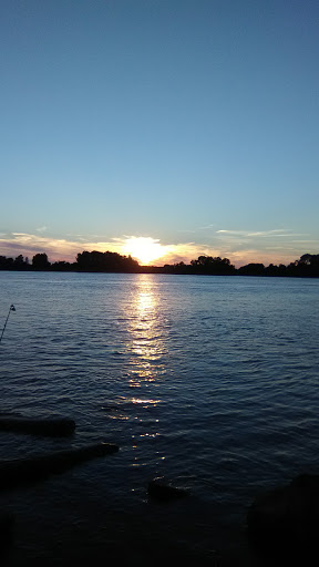 Tobacco Shop «Marina Pointe Tobacco Outlet», reviews and photos, 1827 Waterworks Rd, Evansville, IN 47713, USA