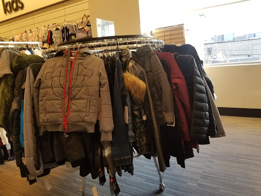 Department Store «Nordstrom Rack Lincoln Park», reviews and photos, 1551 N Sheffield Ave, Chicago, IL 60642, USA