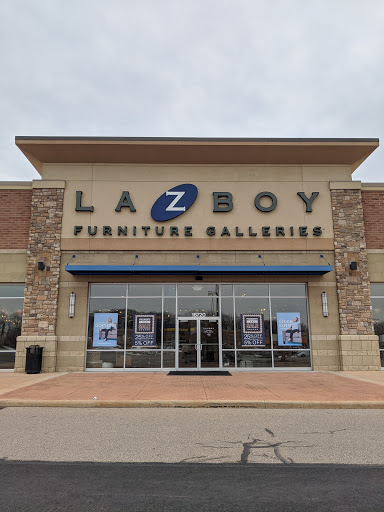 Furniture Store «La-Z-Boy Furniture Galleries», reviews and photos, 16720 Royalton Rd, Strongsville, OH 44136, USA