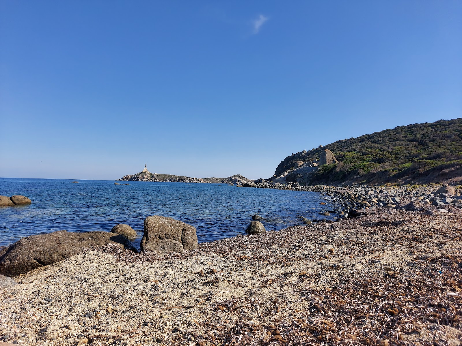 Fotografie cu Spiaggia Cala Burroni cu nivelul de curățenie înalt