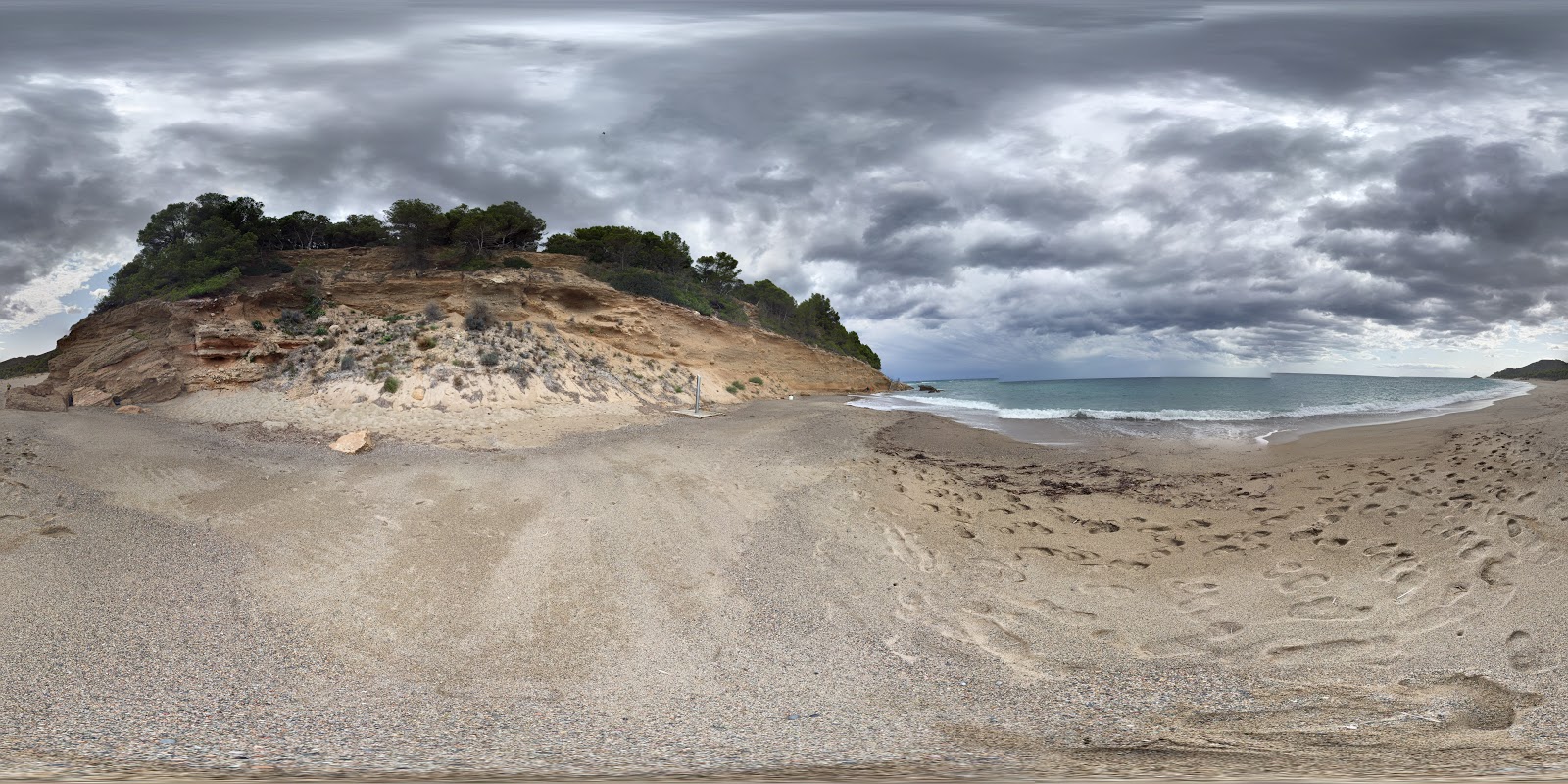 Platja del Torn'in fotoğrafı parlak kum yüzey ile