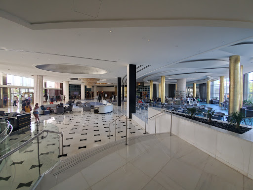Shopping Mall «Fontainebleau Shops», reviews and photos, 4441 Collins Ave, Miami Beach, FL 33140, USA