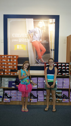 Shoe Store «Rack Room Shoes», reviews and photos, 2833 Market Center Dr, Rockwall, TX 75032, USA