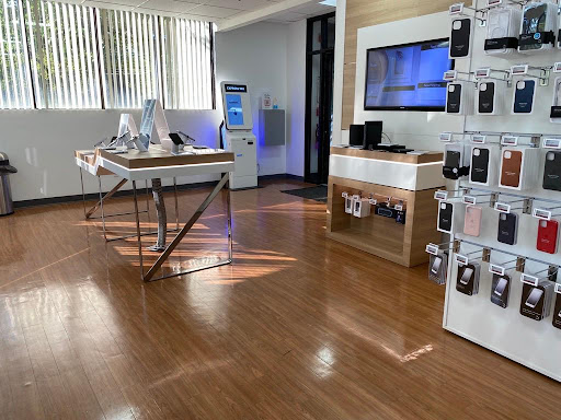Cable Company «Optimum Store», reviews and photos, 254 Old Country Rd, Riverhead, NY 11901, USA