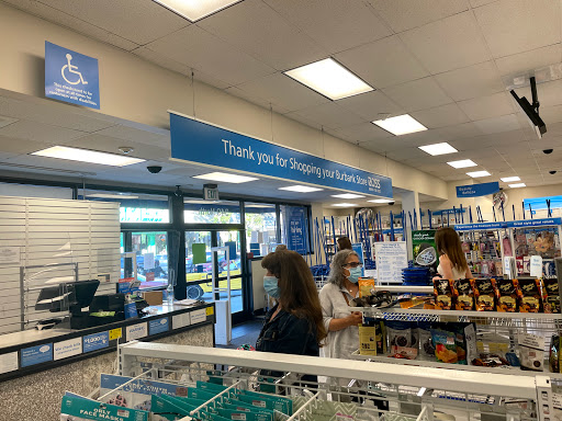 Clothing Store «Ross Dress for Less», reviews and photos, 349 N San Fernando Blvd, Burbank, CA 91502, USA