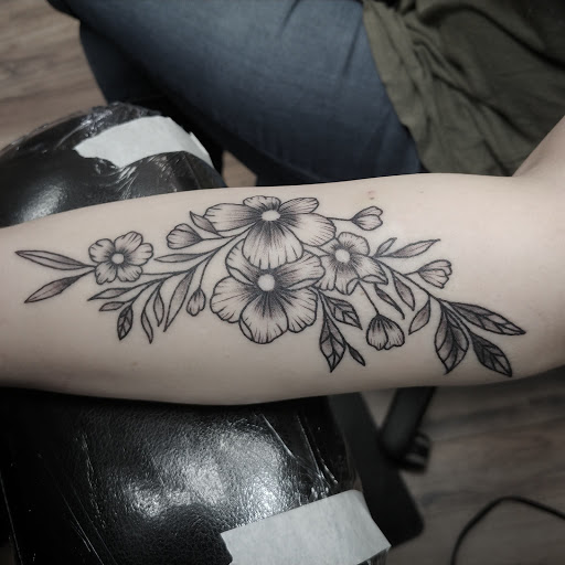 Tattoo and Piercing Shop «Lunchbox Tattoo & Body Piercing», reviews and photos, 3604 N Chapel Hill Rd, Johnsburg, IL 60050, USA