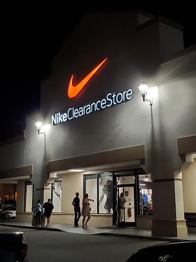 Clothing Store «Nike Clearance Store», reviews and photos, 5209 International Dr, Orlando, FL 32819, USA