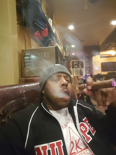 Cigar Shop «Slow Burns Cigar Shoppe & Smoking Lounge», reviews and photos, 701 Frederick Rd, Catonsville, MD 21228, USA