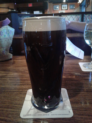 Irish Pub «The Old Court Irish Pub And Restaurant», reviews and photos, 29-31 Central St, Lowell, MA 01852, USA