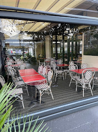 Atmosphère du Restaurant français Brasserie Rives de Bièvre à Cachan - n°10