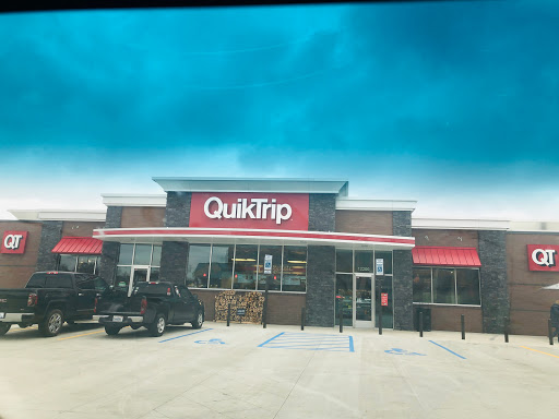 Gas Station «QuikTrip», reviews and photos, 11525 Dorsett Rd, Maryland Heights, MO 63043, USA