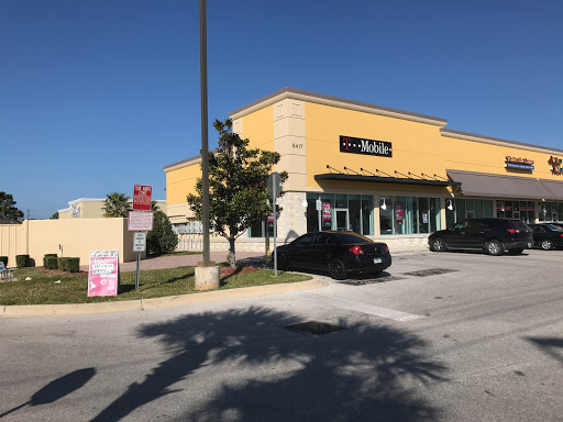 Cell Phone Store «T-Mobile», reviews and photos, 5417 US-19 #101, New Port Richey, FL 34652, USA