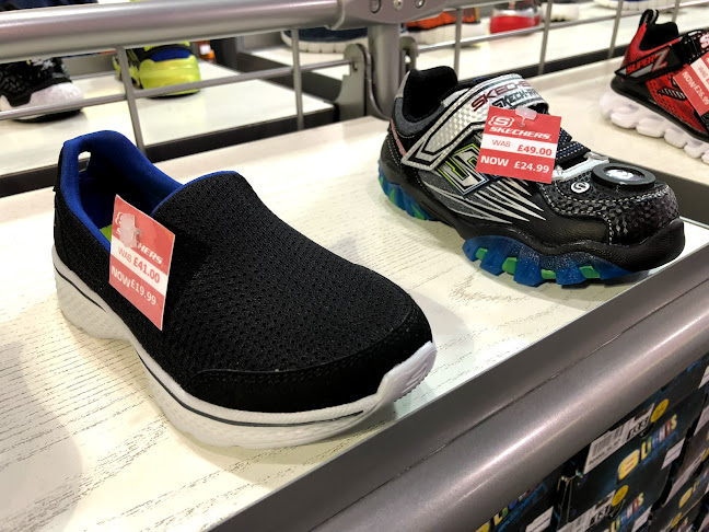 SKECHERS Factory Outlet - Shoe store