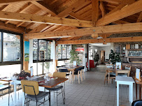 Atmosphère du Restaurant Auberge De La Source à Tupin-et-Semons - n°3