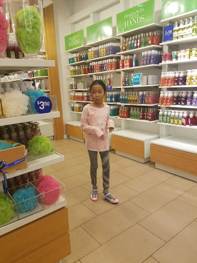 Beauty Supply Store «Bath & Body Works», reviews and photos, 9163 E Stockton Blvd, Elk Grove, CA 95624, USA