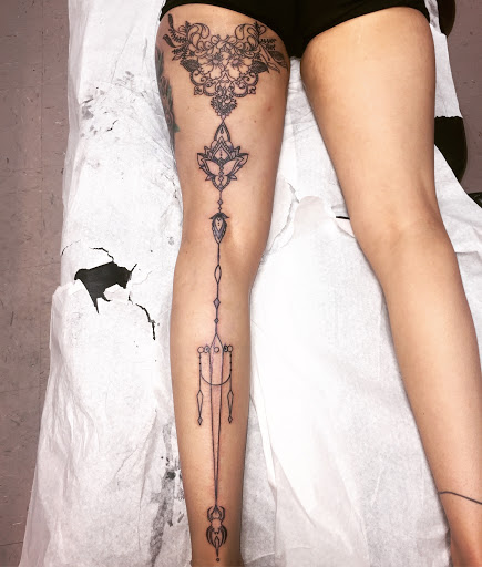 Explore woman shoulder tattoo ideas, creative tattoo ideas in Albuquerque, available at Tattoosbyfrankieg