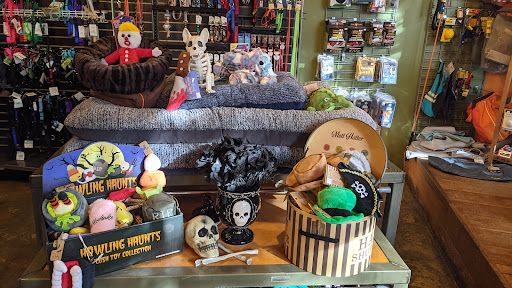 Pet Supply Store «Petapoluza Pet Supply & Grooming», reviews and photos, 114 N 36th St, Seattle, WA 98103, USA