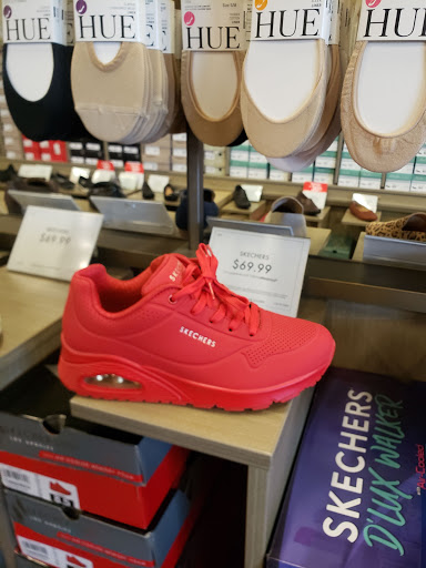 Shoe Store «DSW Designer Shoe Warehouse», reviews and photos, 4401 Lyons Rd, Coconut Creek, FL 33073, USA