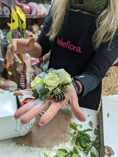 Florist «C J Lilly & Company», reviews and photos, 128 W Mulberry St, Collierville, TN 38017, USA