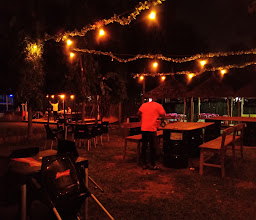 Houston’s Restaurant & Leisure Lounge photo