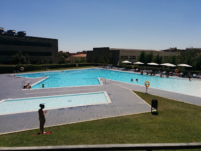 Municipal Swimming Pools of Figueres - Carrer de Glòria Compte, 17600 Figueres, Girona, Spain