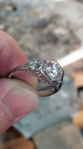 Jewelry Store «A & M Jewelers Antique & Modern Jewelry», reviews and photos, 708 N Rolling Rd, Catonsville, MD 21228, USA