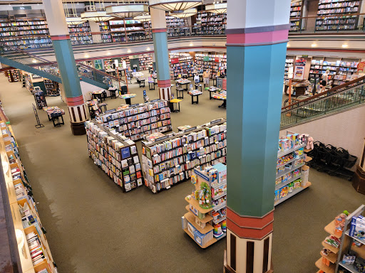 Shopping Mall «Westfield Old Orchard», reviews and photos, 4905 Old Orchard Shopping Center, Skokie, IL 60077, USA