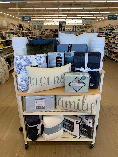 Home Goods Store «Tuesday Morning», reviews and photos, 15921 Manchester Rd, Ellisville, MO 63011, USA