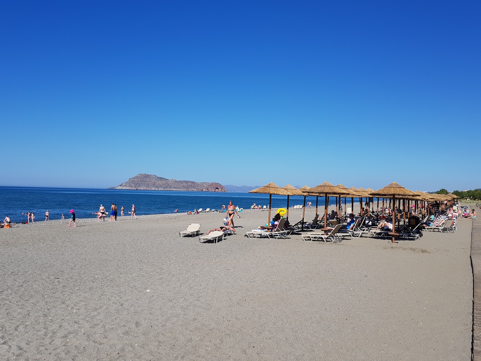 Fotografie cu Gerani Beach cu nivelul de curățenie in medie