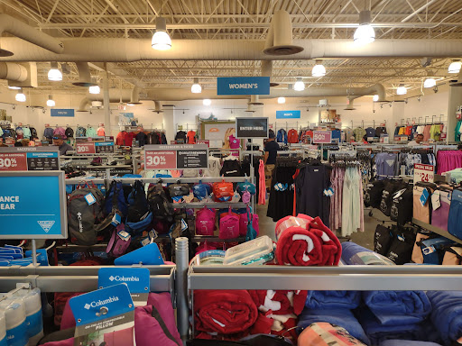 Sportswear Store «Columbia Sportswear Outlet Store», reviews and photos, 5885 Gulf Fwy #301, Texas City, TX 77591, USA