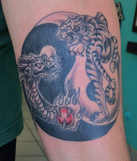 Tattoo Shop «Think Ink Tattoos», reviews and photos, 21626 Ventura Blvd, Woodland Hills, CA 91364, USA