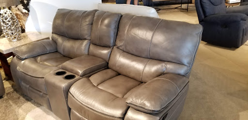 Furniture Store «Rooms To Go Furniture Store - Port Richey», reviews and photos, 9500 Scenic Dr, Port Richey, FL 34668, USA