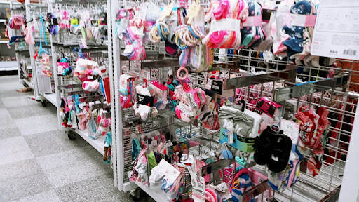 Clothing Store «Ross Dress for Less», reviews and photos, 19330 Plummer St, Northridge, CA 91324, USA