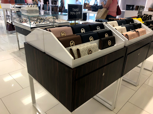 Fashion Accessories Store «Michael Kors», reviews and photos, 18527 Outlet Blvd #727, Chesterfield, MO 63005, USA
