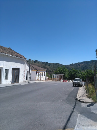 Materiales De Construcción Ruiz Y Sarriás S L en Cortes de la Frontera, Málaga