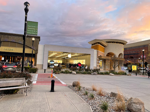 Computer Store «Apple Nanuet», reviews and photos, 8115 Fashion Dr, Nanuet, NY 10954, USA