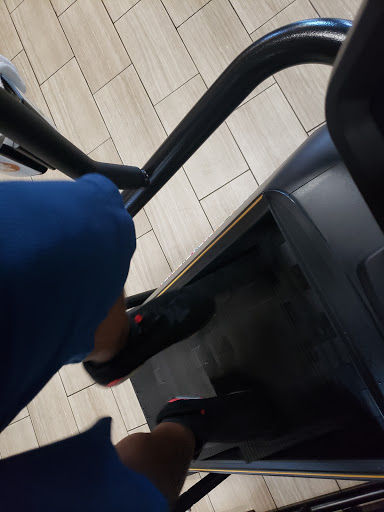 Health Club «Onelife Fitness - Norfolk Gym», reviews and photos, 1900 Monticello Ave, Norfolk, VA 23517, USA