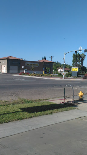 Discount Store «Dollar General», reviews and photos, 301 W Naranjo Blvd, Woodlake, CA 93286, USA