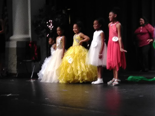 Performing Arts Theater «Krider Performing Arts Center», reviews and photos, 650 Volunteer Dr, Paris, TN 38242, USA