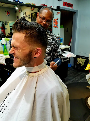 Barber Shop «20 and out barber shop», reviews and photos, 32871 Schoenherr Rd, Warren, MI 48088, USA