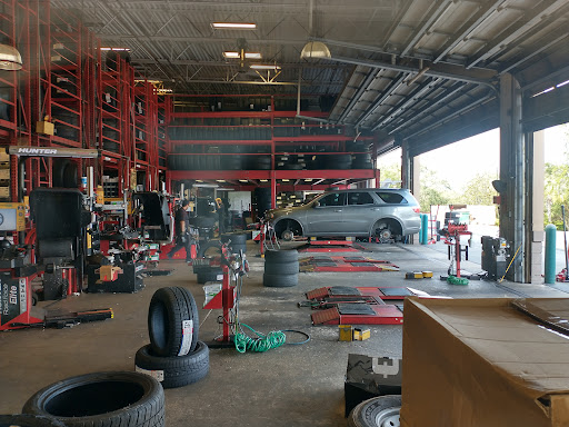 Tire Shop «Discount Tire Store - Clermont, FL», reviews and photos, 16407 FL-50, Clermont, FL 34711, USA