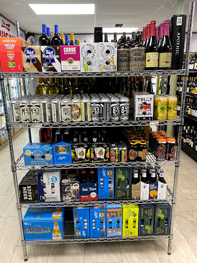 Beer Store «Fenton Party Shop», reviews and photos, 502 W Silver Lake Rd, Fenton, MI 48430, USA