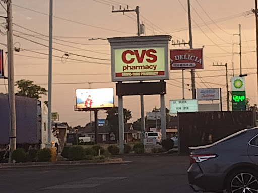 CVS, 3001 Lone Oak Rd, Paducah, KY 42003, USA, 