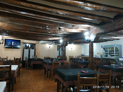 Bar Rolar - Pl. la Constitución, 6, 40400 El Espinar, Segovia, Spain