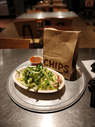 Mexican Restaurant «Chipotle Mexican Grill», reviews and photos, 1390 S Cooper St #100, Arlington, TX 76013, USA
