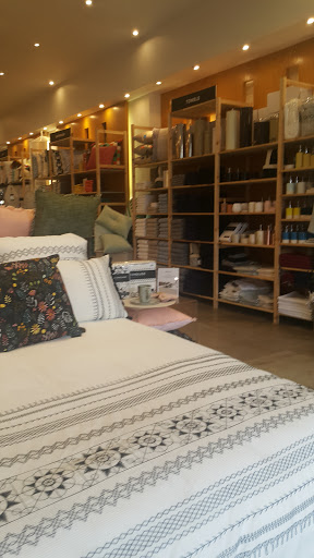Linen House Outlet